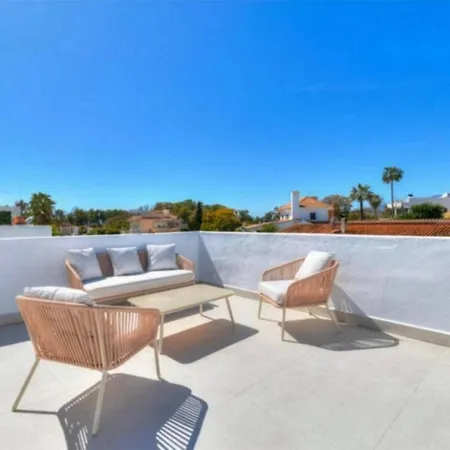Casa Mimosas Junto A La Playa A 100 M Del Mar Marbella